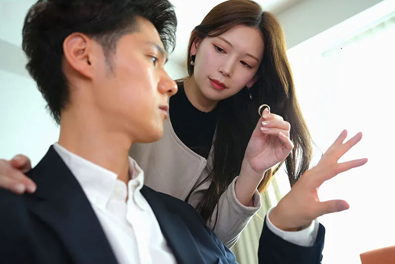 Cô vợ đi đi chơi, gã chồng ở nhà bị nhỏ em vợ yêu gạ nắc không trượt phát nào
